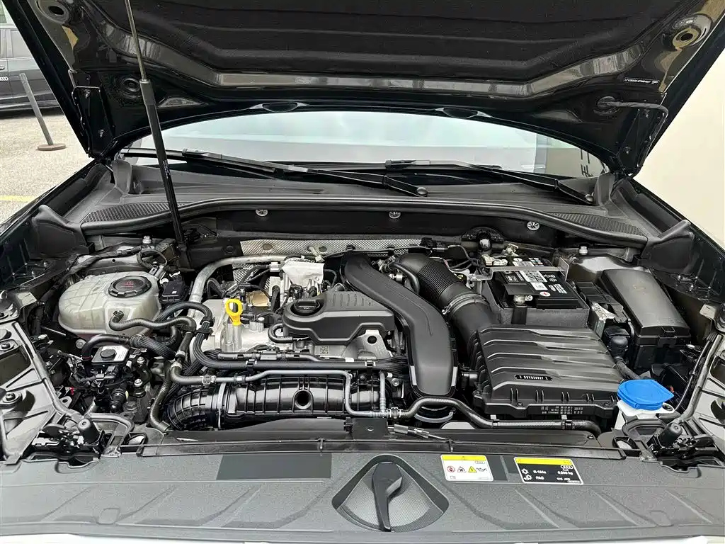 AUDI Q2L 2024