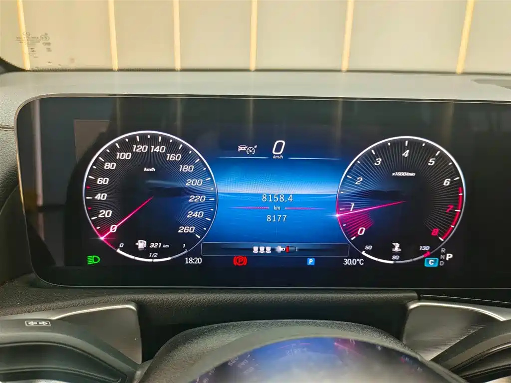 MERCEDES BENZ GLB 2024