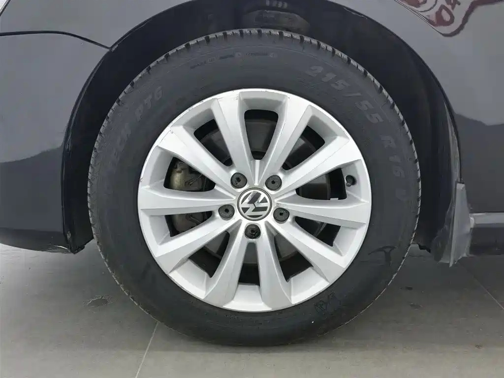 VOLKSWAGEN MAGOTAN 2015