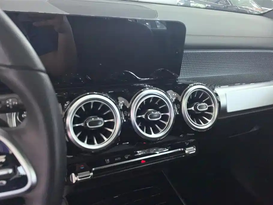 MERCEDES BENZ GLB 2021