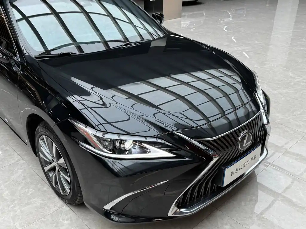 LEXUS ES 2021