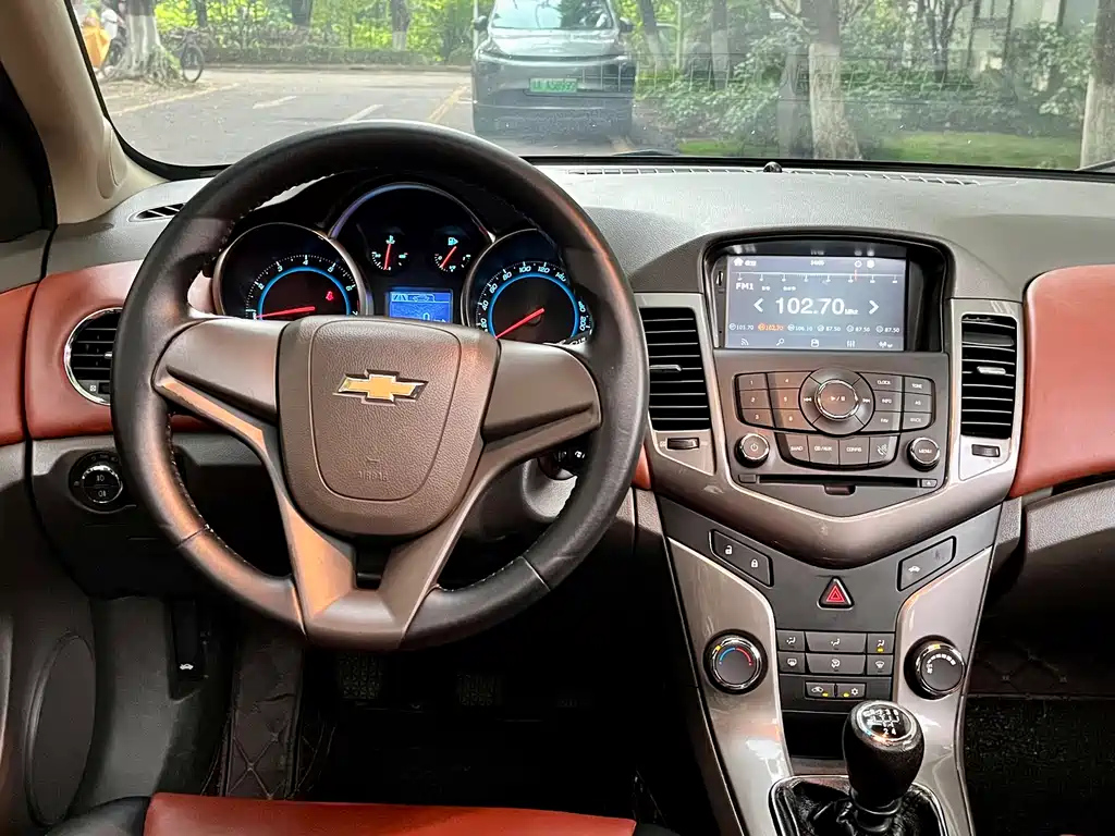 CHEVROLET CRUZE 2015