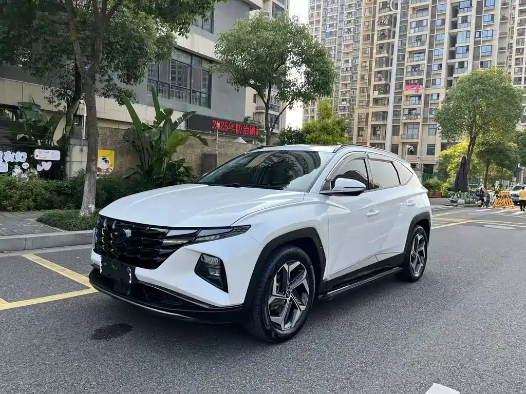 HYUNDAI TUCSON 2023