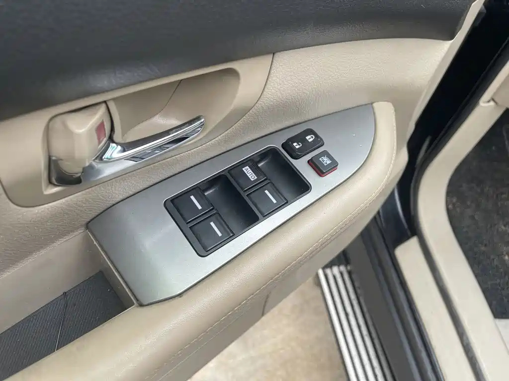 BYD S6 2011