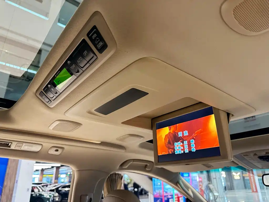 TOYOTA ALPHARD 2012