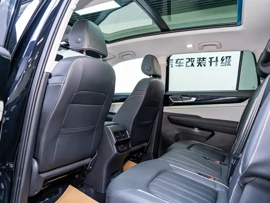 VOLKSWAGEN TOURAN 2023