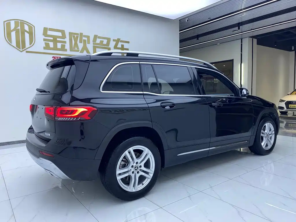 MERCEDES BENZ GLB 2023