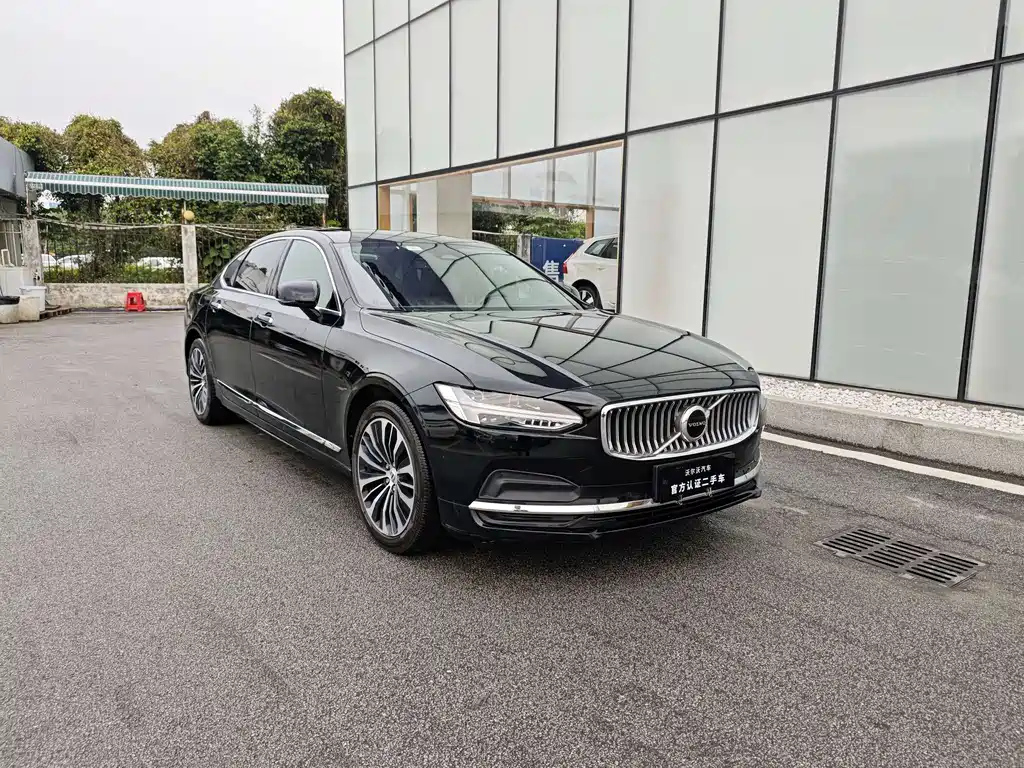 VOLVO S90 2022