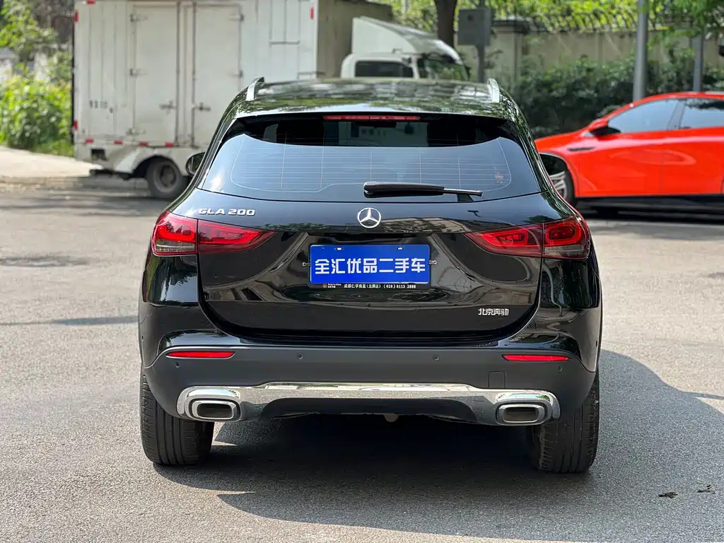 MERCEDES BENZ GLA 2021