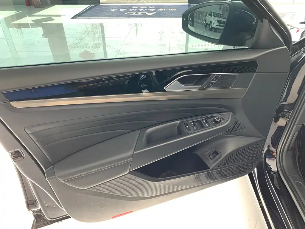 VOLKSWAGEN PASSAT 2020