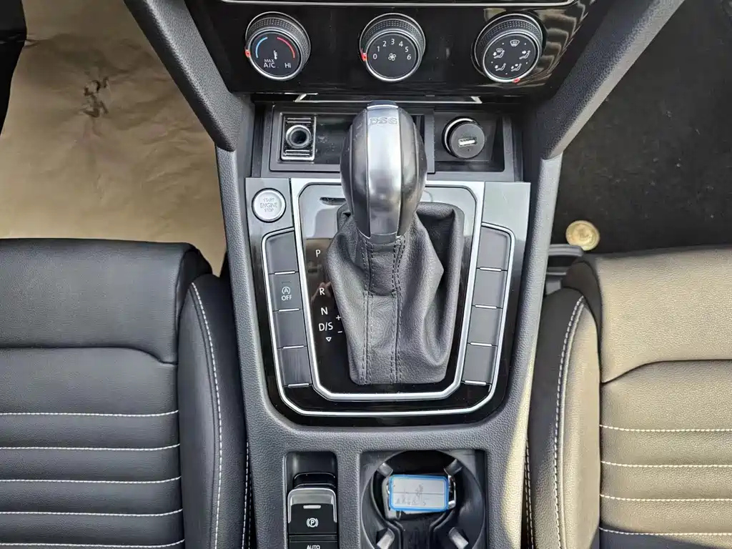 VOLKSWAGEN MAGOTAN 2022