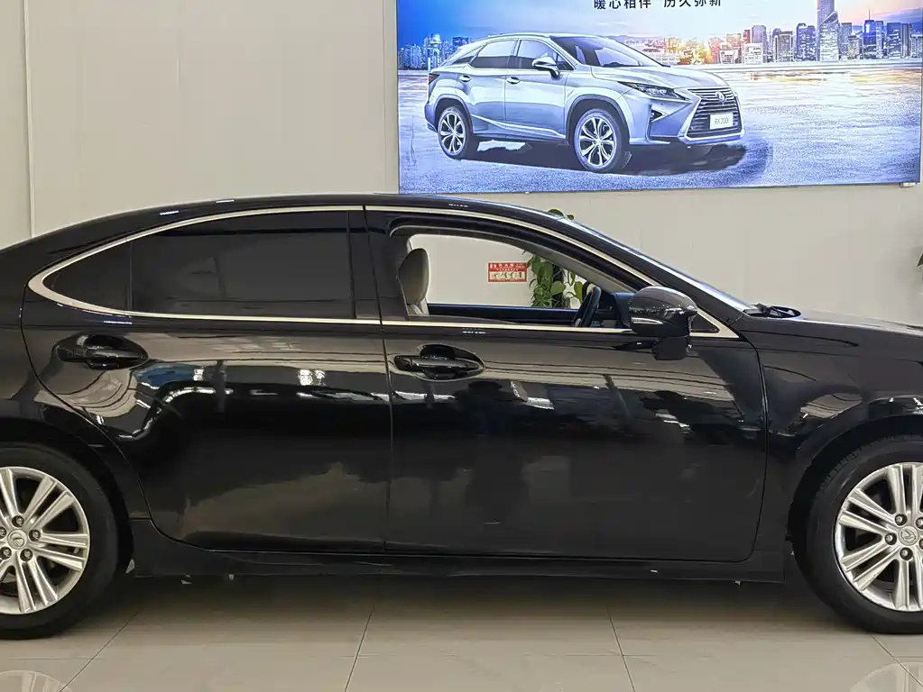 LEXUS ES 2014