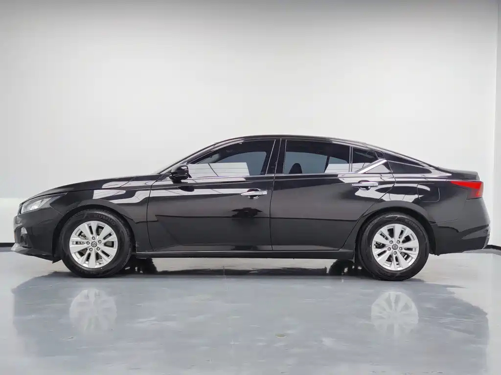 NISSAN TEANA 2019