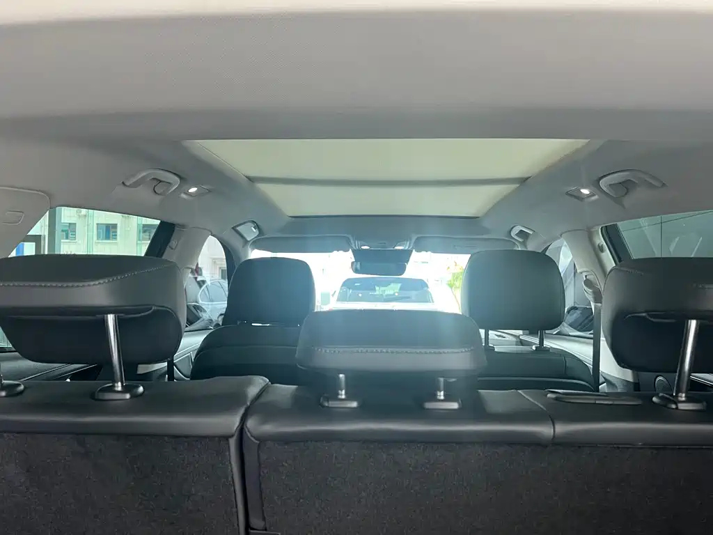 HONGQI HS5 2023