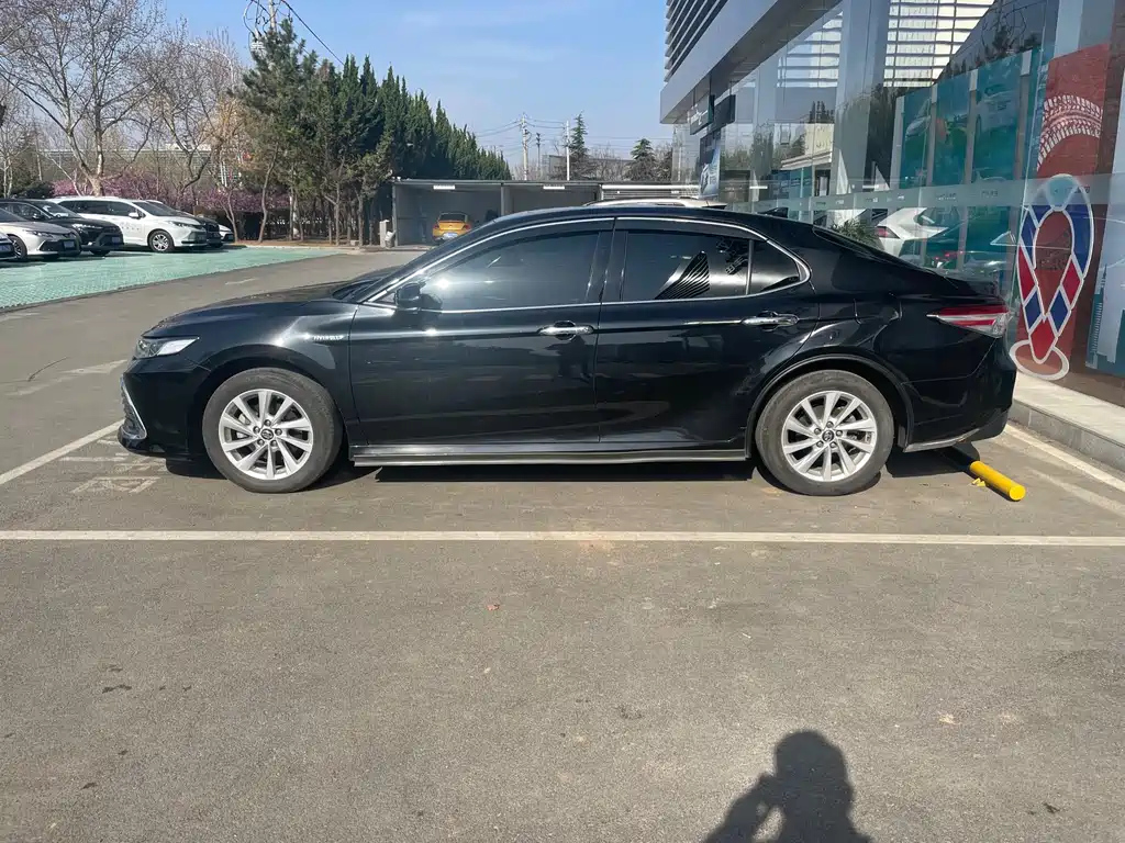 TOYOTA CAMRY 2021