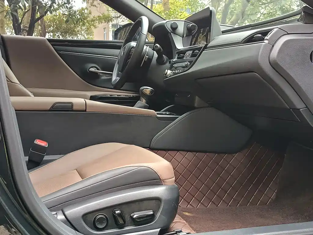 LEXUS ES 2023