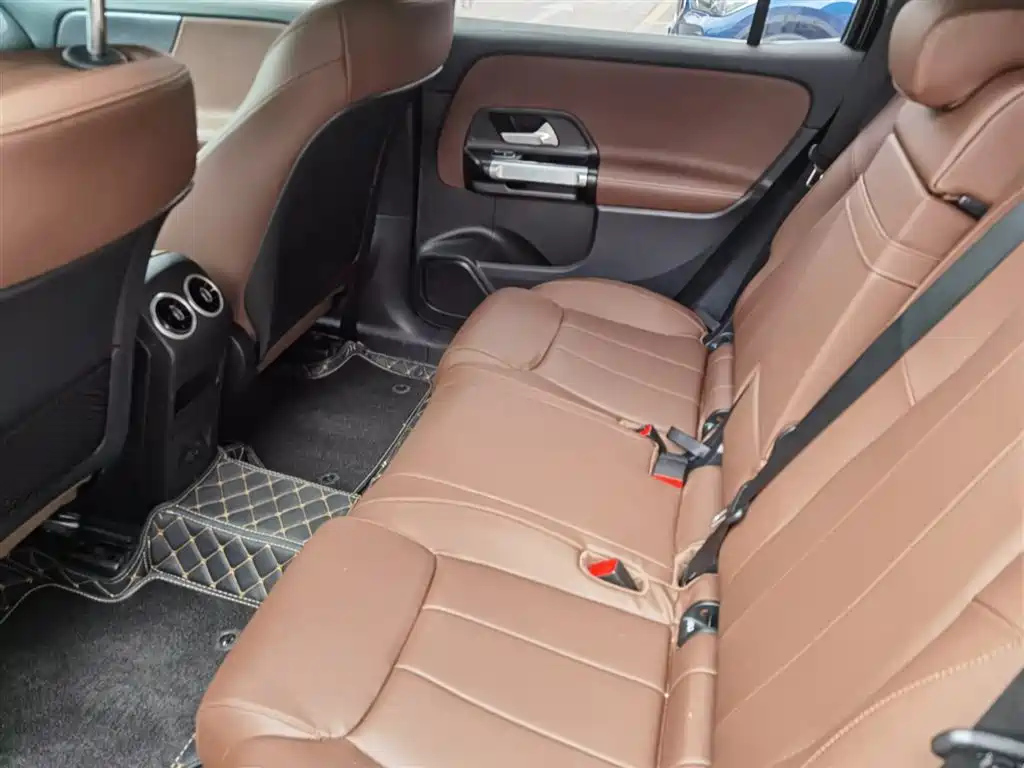 MERCEDES BENZ GLB 2023