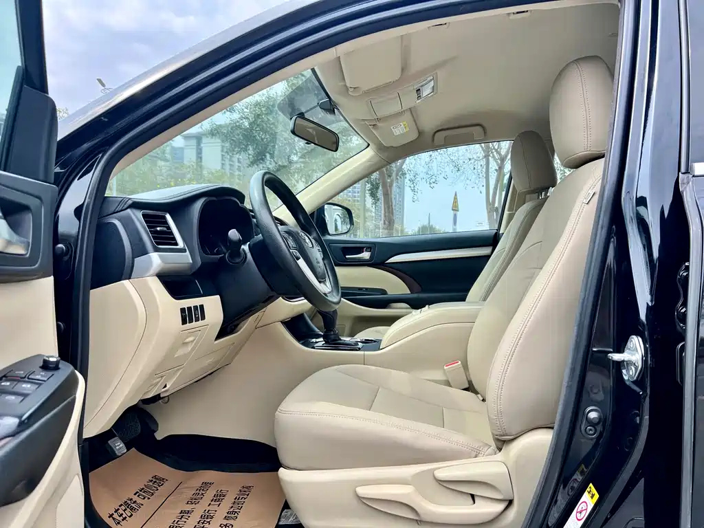 TOYOTA HIGHLANDER 2016