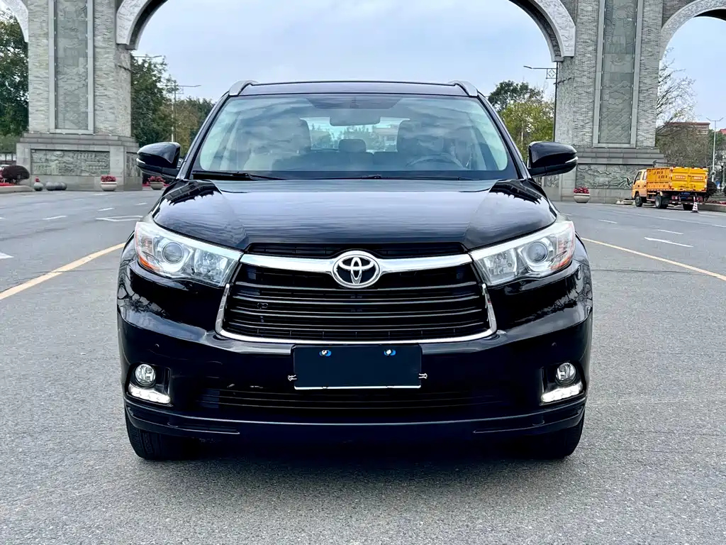 TOYOTA HIGHLANDER 2016