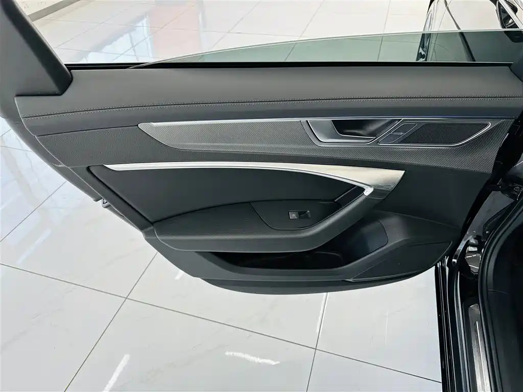 AUDI A6L 2023