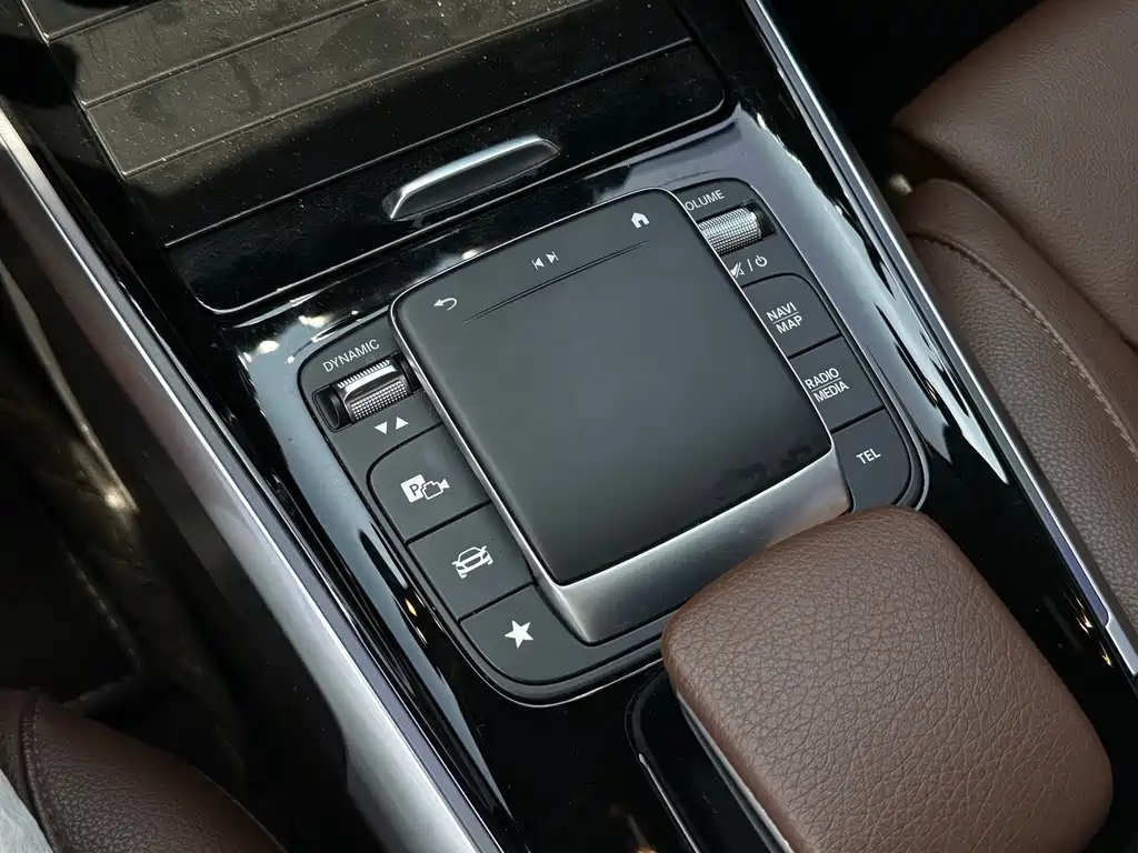 MERCEDES BENZ GLB 2020