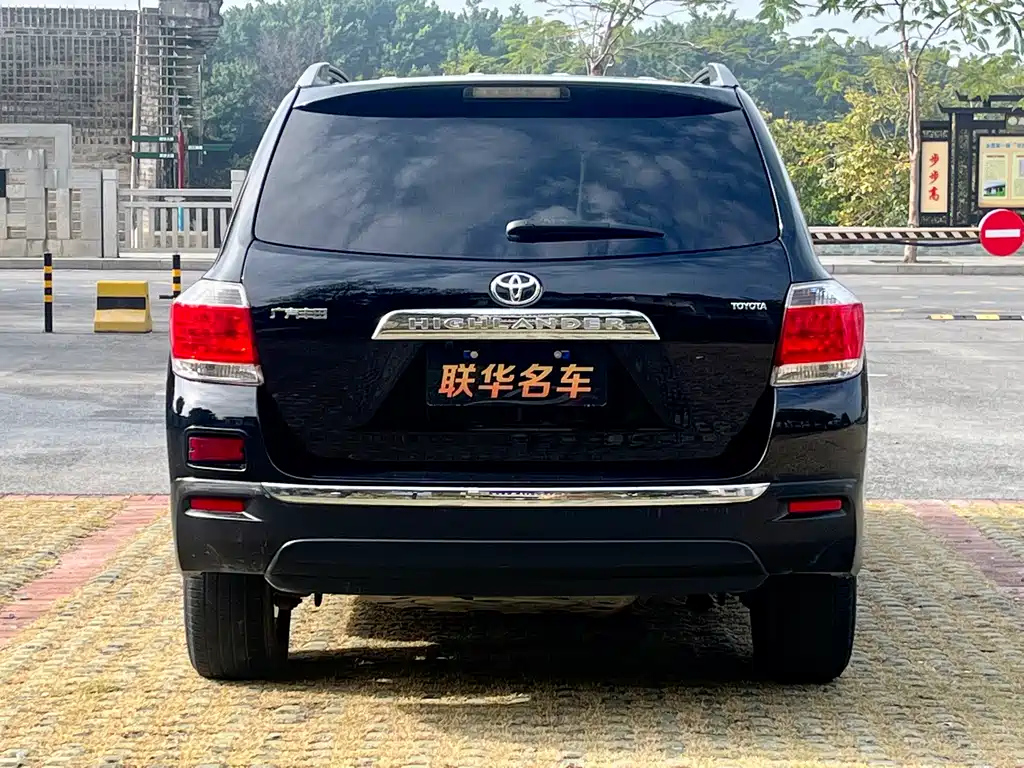 TOYOTA HIGHLANDER 2013