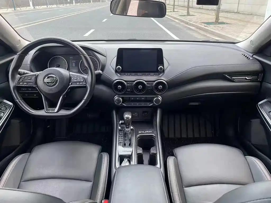 NISSAN SYLPHY 2020