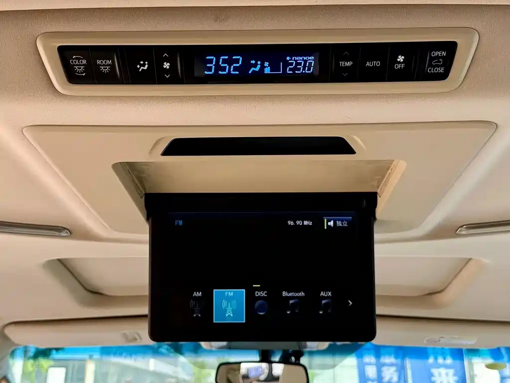 TOYOTA ALPHARD 2017