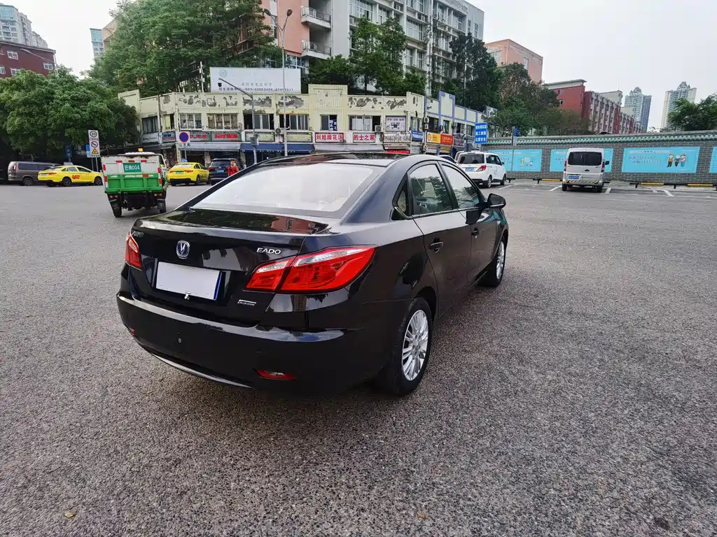 CHANGAN EADO 2013
