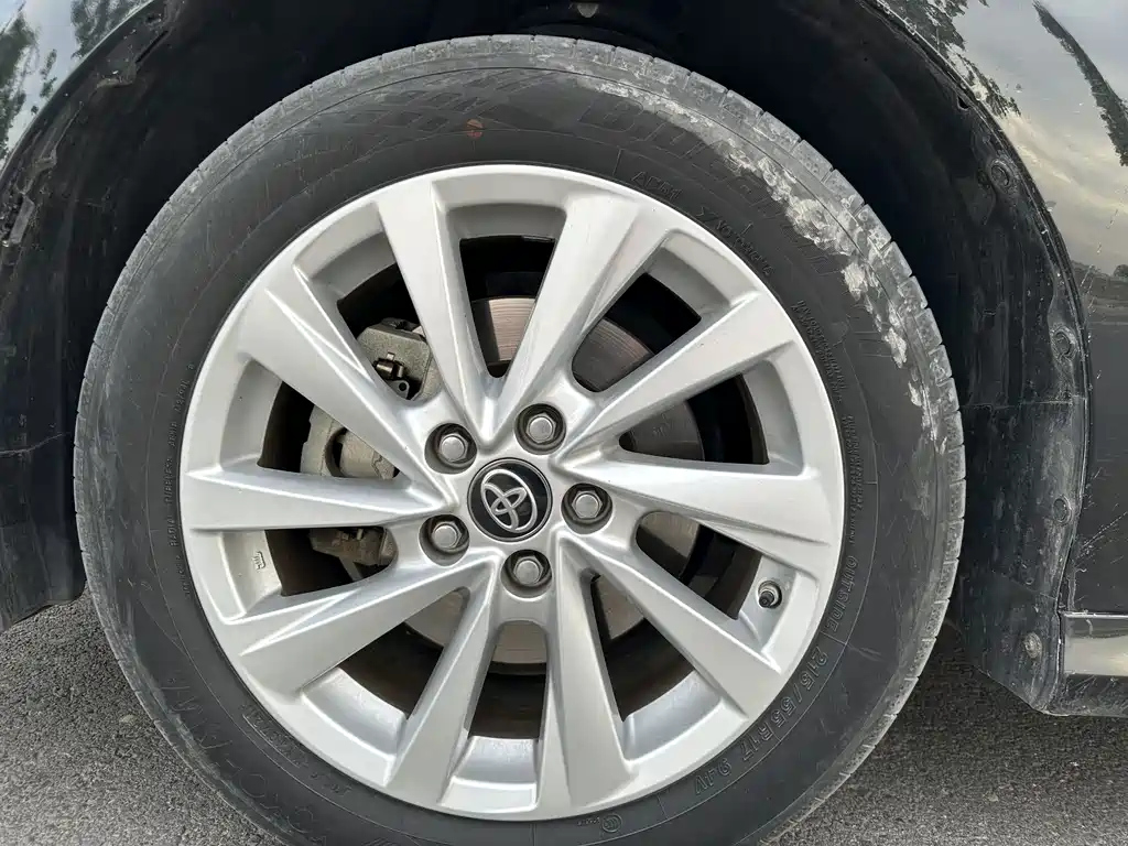 TOYOTA CAMRY 2021