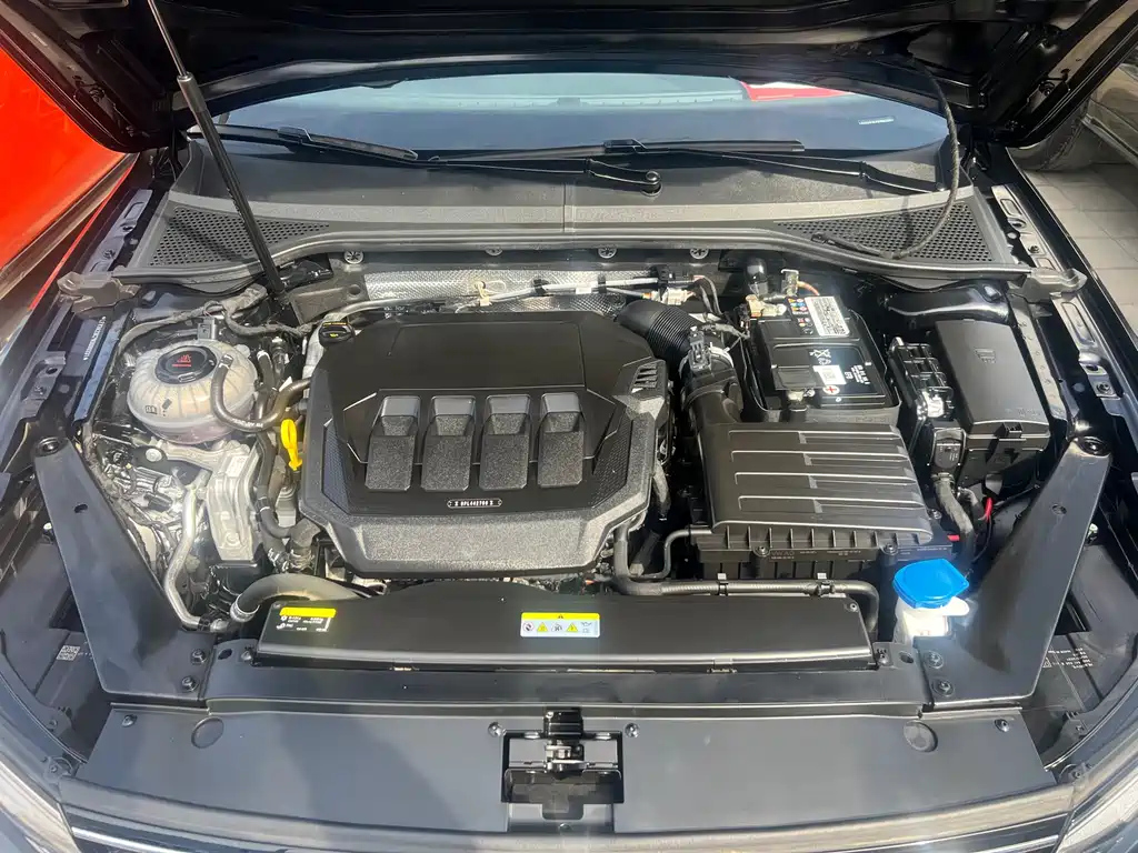 VOLKSWAGEN MAGOTAN 2022