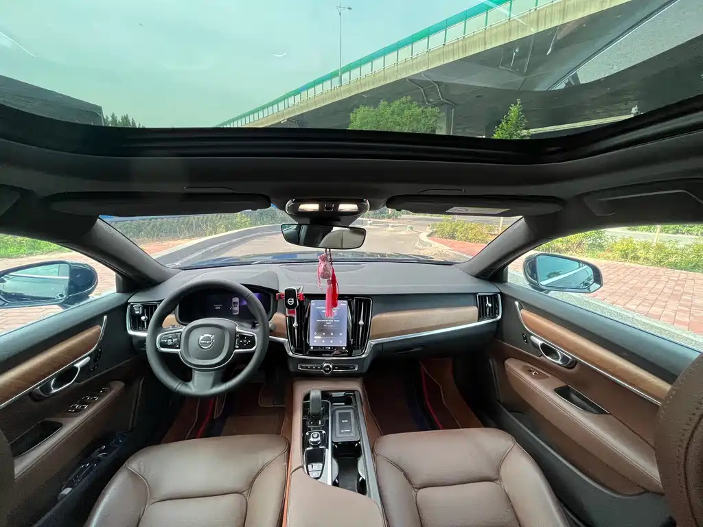 VOLVO S90 2021
