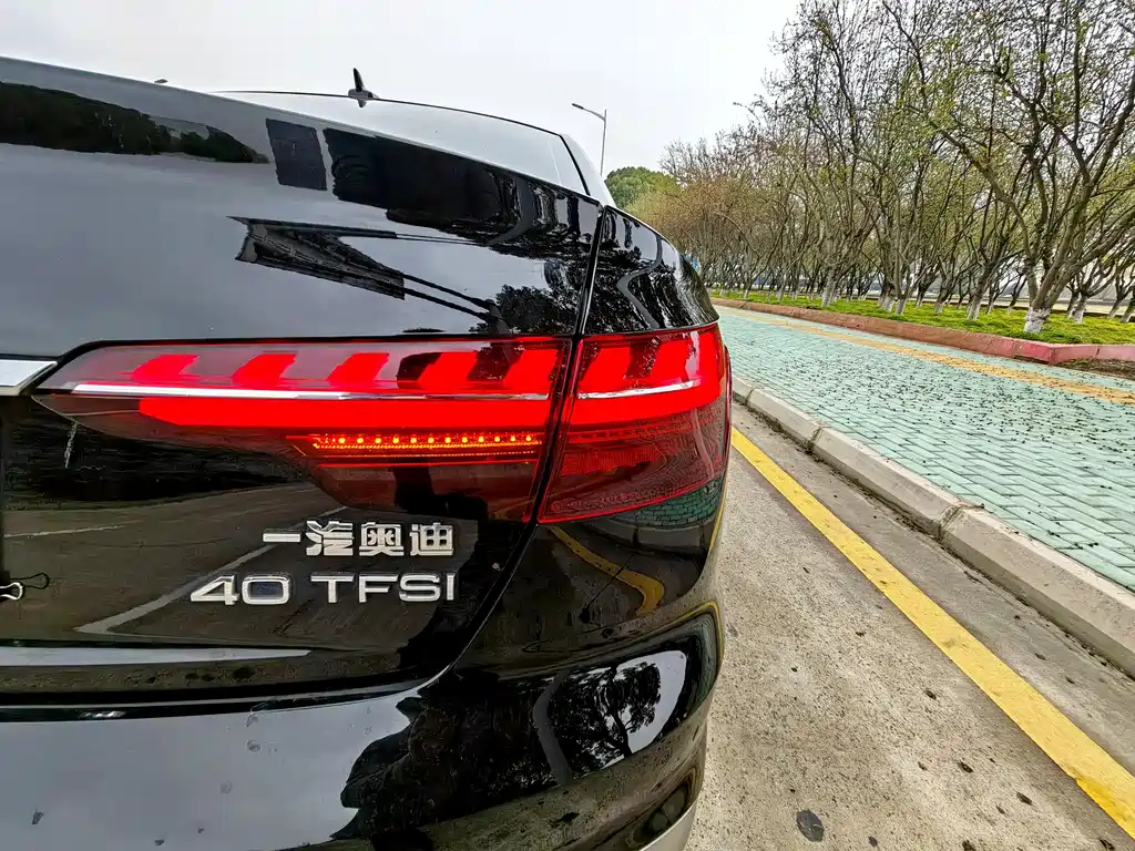 AUDI A4L 2022
