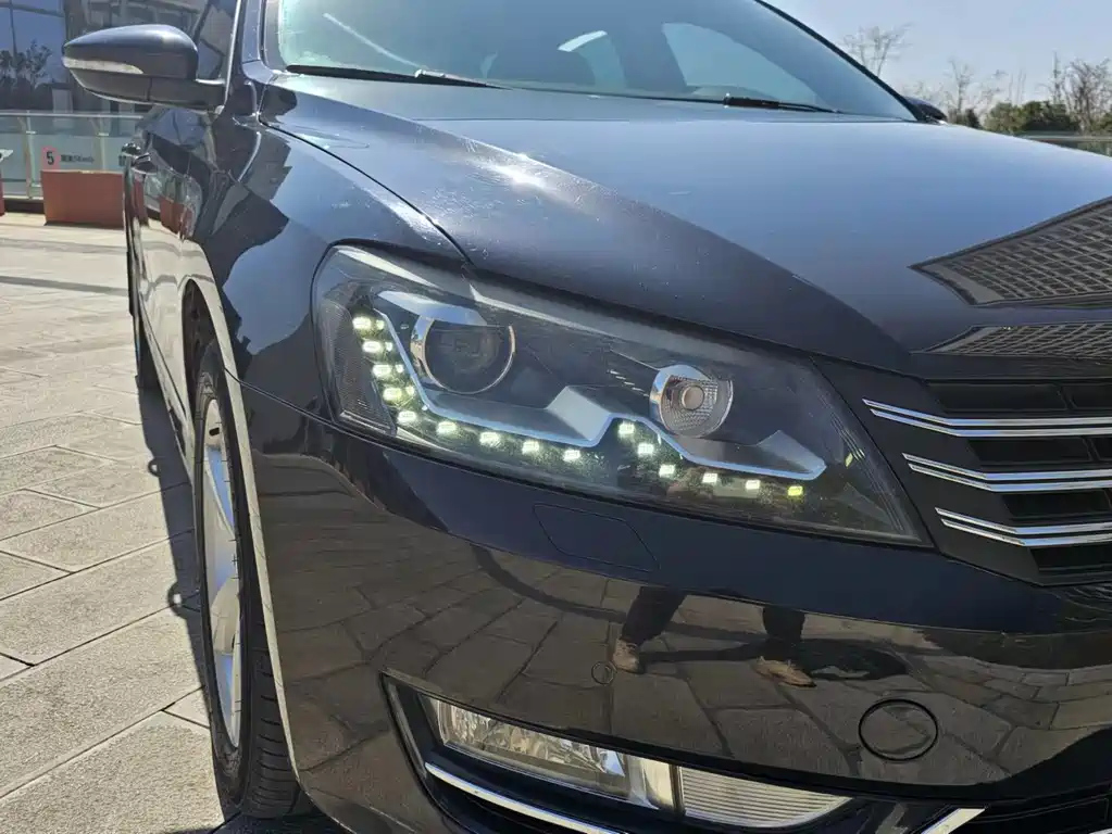 VOLKSWAGEN PASSAT 2015