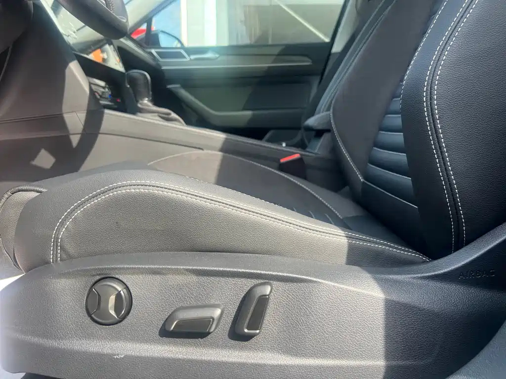 VOLKSWAGEN MAGOTAN 2022