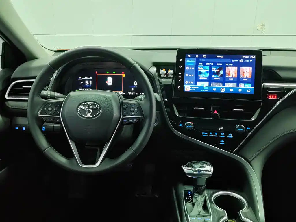 TOYOTA CAMRY 2024