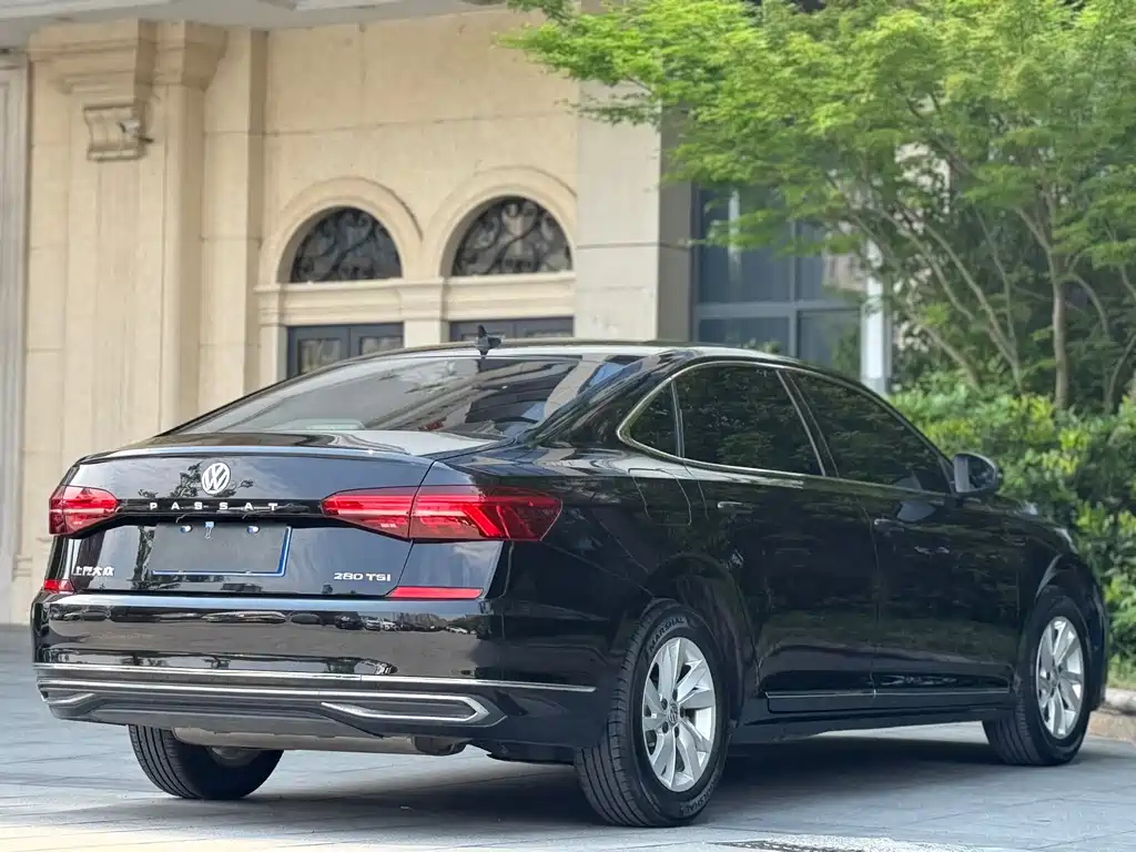 VOLKSWAGEN PASSAT 2021