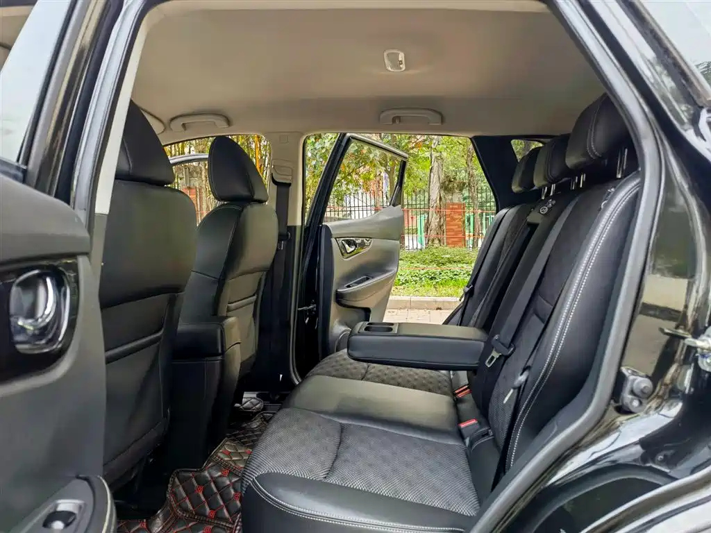NISSAN QASHQAI 2018