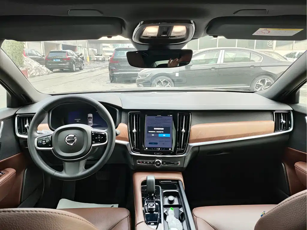 VOLVO S90 2022