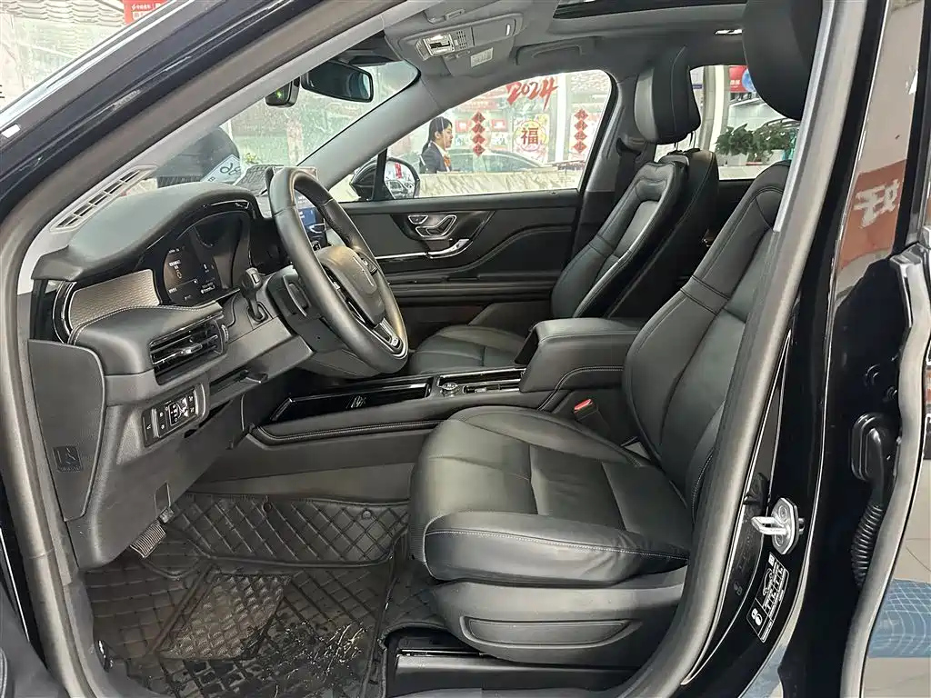 LINCOLN ADVENTURER 2022