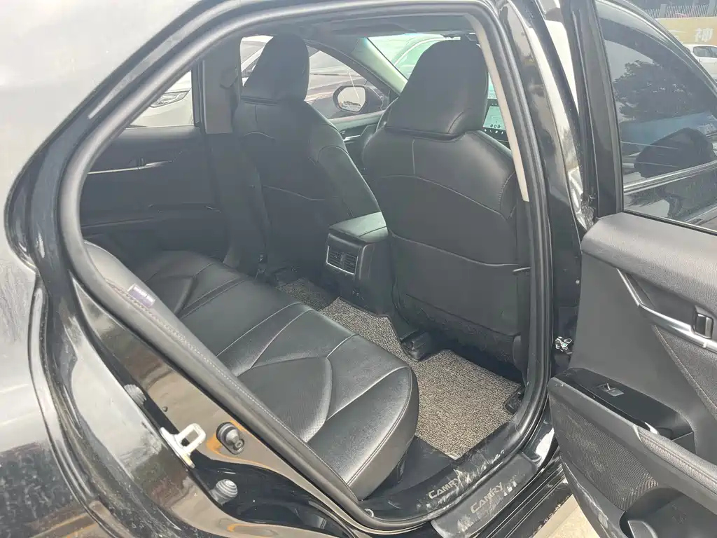TOYOTA CAMRY 2023