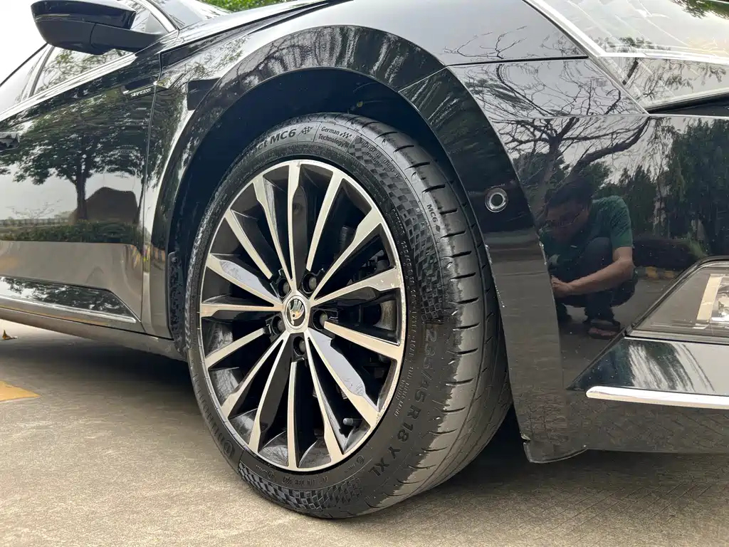 SKODA SUPERB 2017