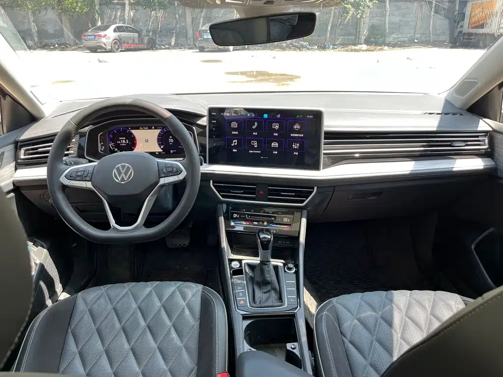 VOLKSWAGEN SAGITAR 2023