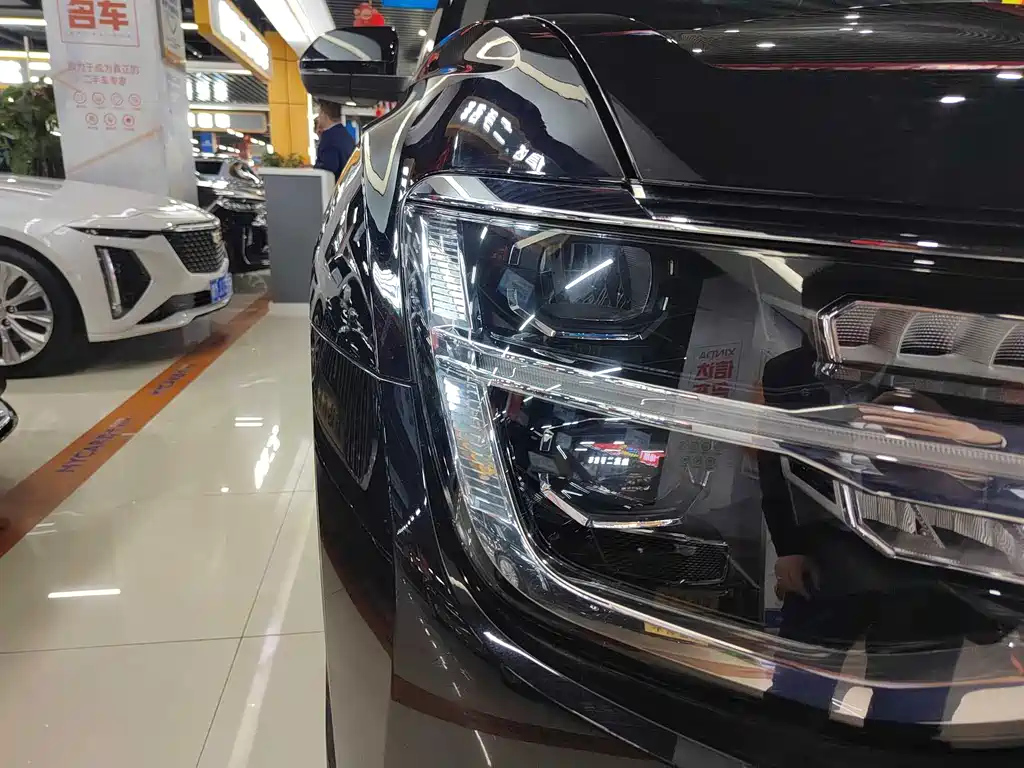 VOLKSWAGEN TOURAN 2022