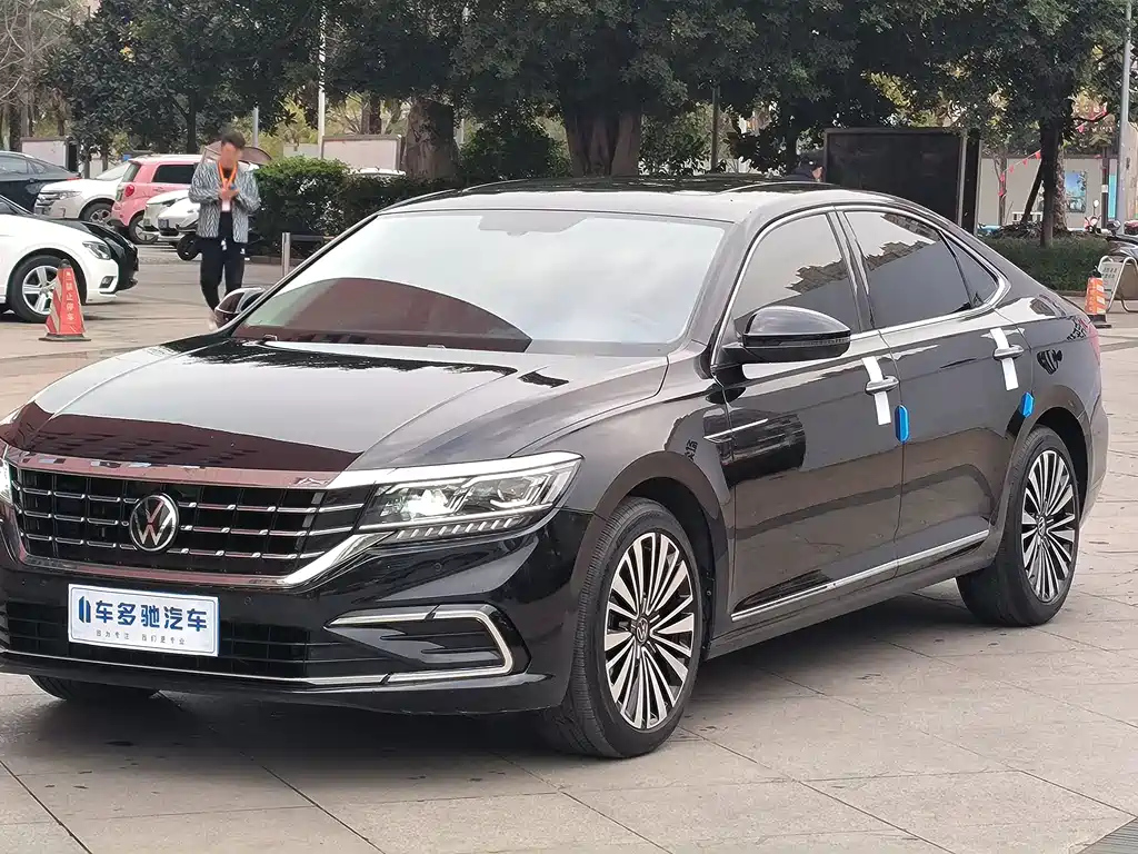 VOLKSWAGEN PASSAT 2021
