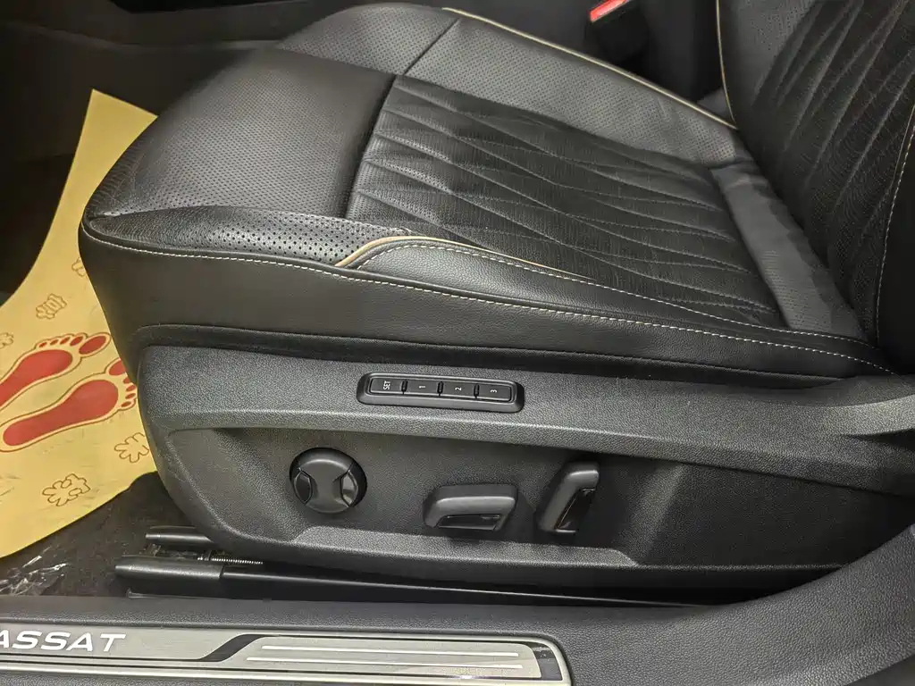 VOLKSWAGEN PASSAT 2021