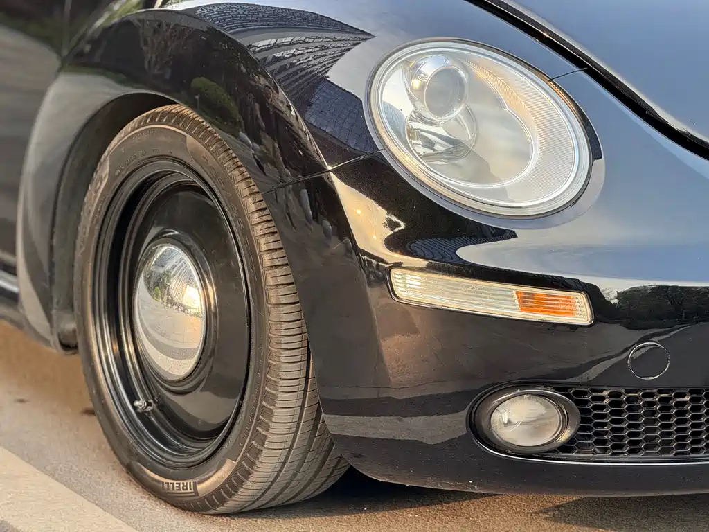 VOLKSWAGEN BEETLE 2009