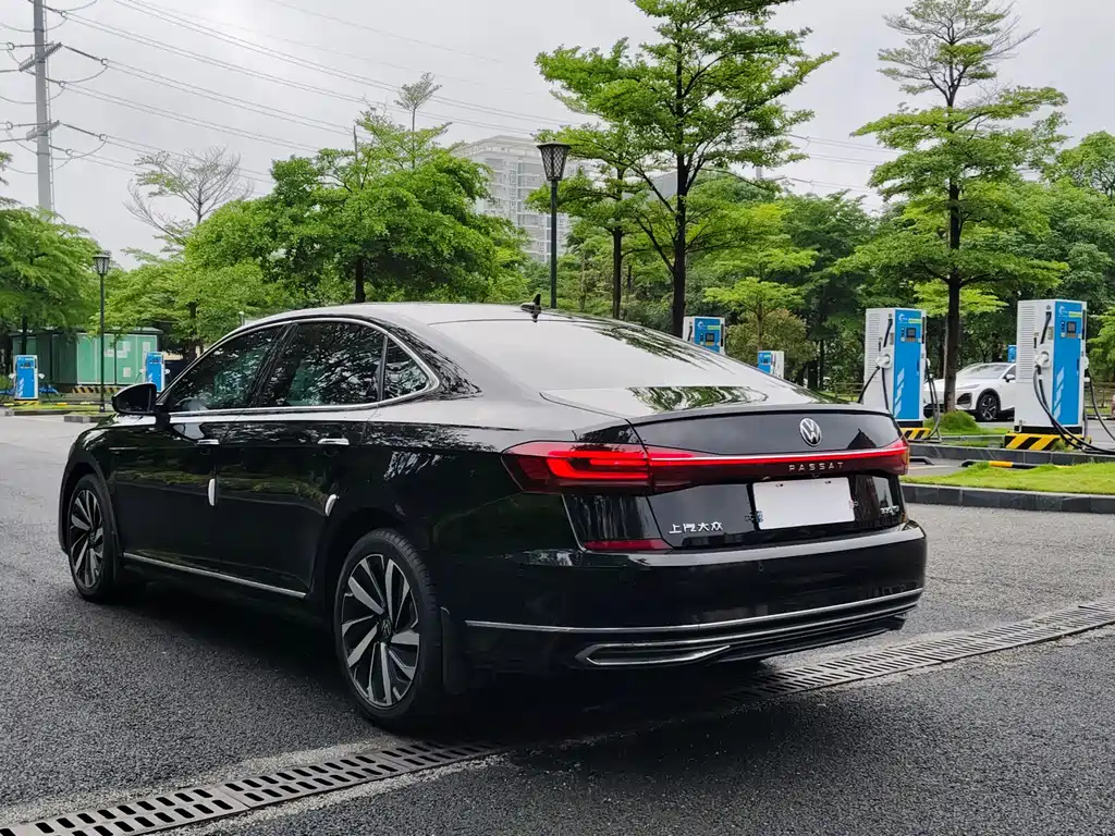 VOLKSWAGEN PASSAT 2022