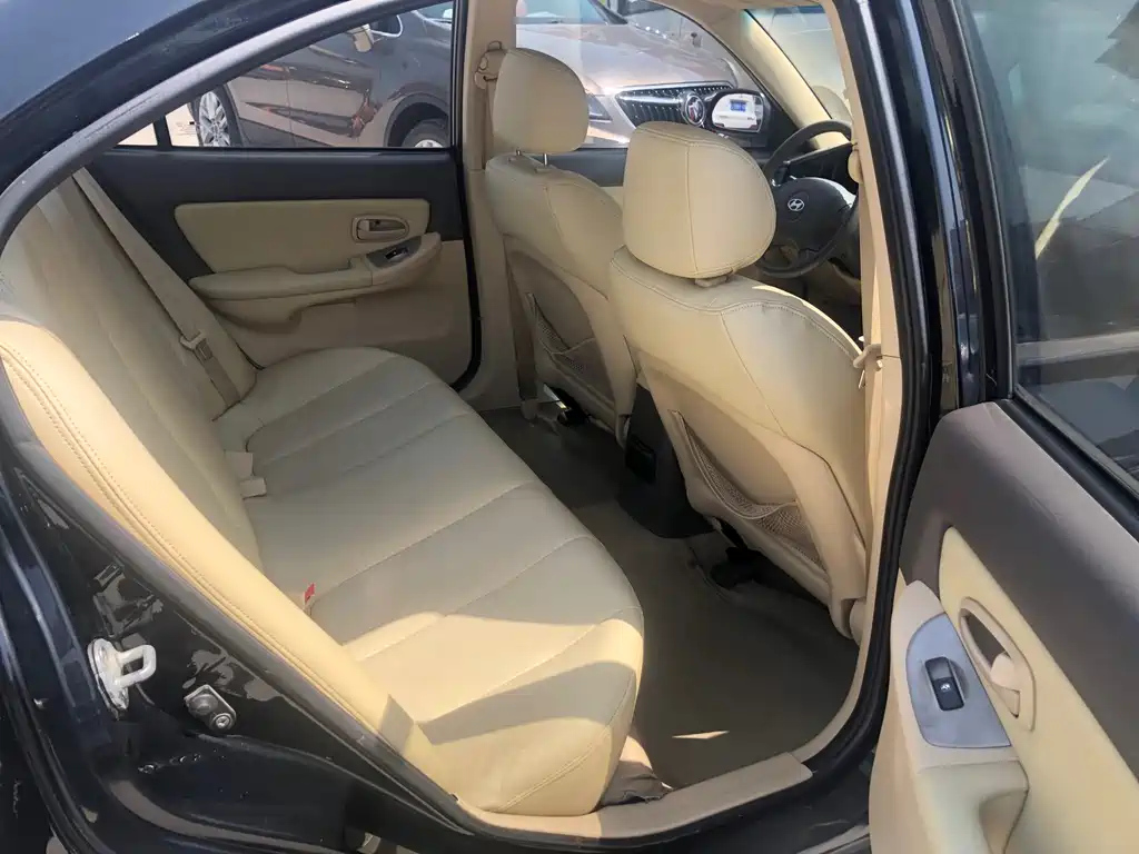 HYUNDAI ELANTRA 2010