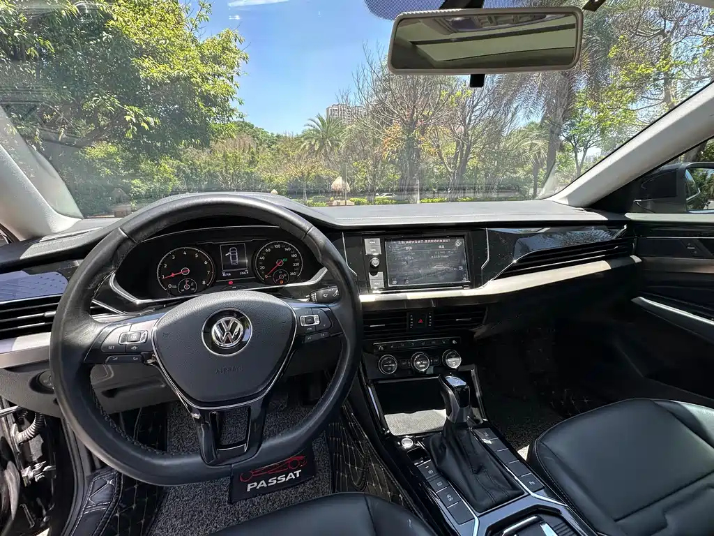 VOLKSWAGEN PASSAT 2020